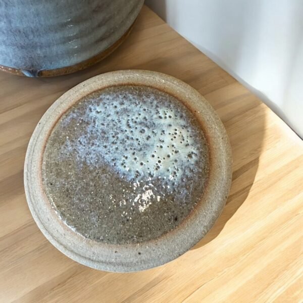 古董 古玩 收藏 日本唐津燒水指 茶道具水指 侘寂美學陶瓷 附供箱水指 日本茶道器具 唐津燒收藏 日本古物茶具 日式水指 手工陶瓷茶器 唐津窯器皿