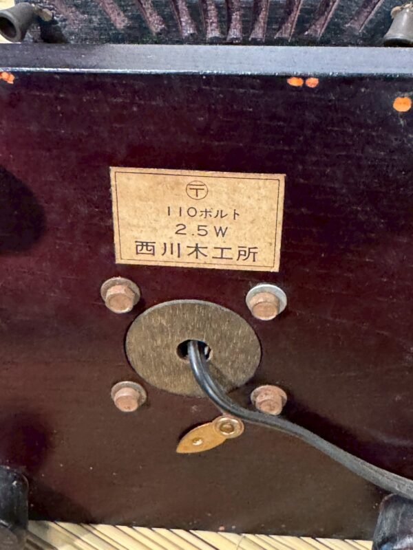 古董 古玩 收藏 拍賣 日本五重塔燈 木製佛塔擺飾 和風照明燈 日本手工木藝 日式佛塔造型燈 禪風空間佈置 日本古物燈具 昭和風格木藝品 塔型檯燈 日本文化擺設