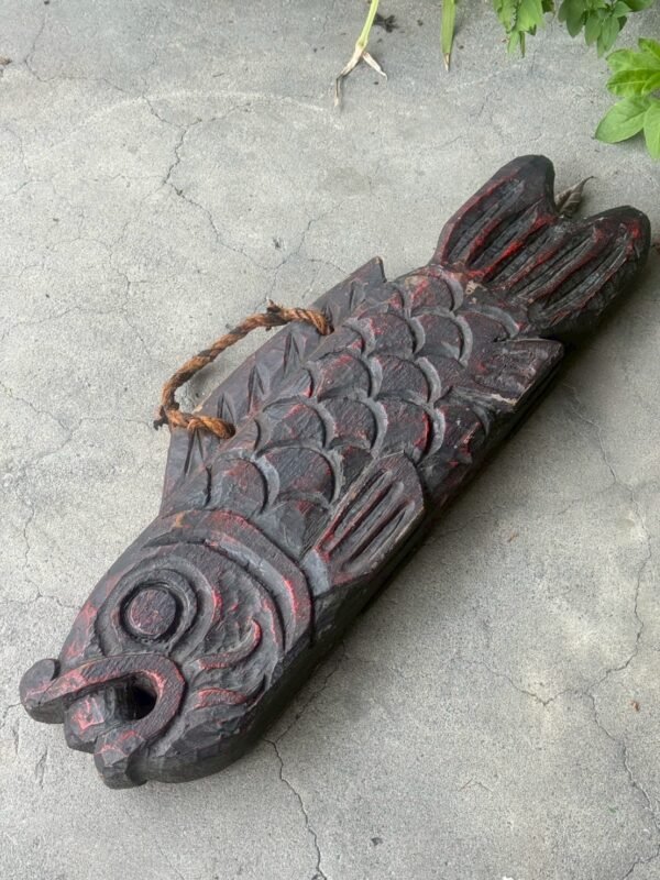 古董 古玩 古物收藏 木雕木魚 日本古物 鯉魚雕刻 日本佛教文物 魚形木磬 古董掛飾 日本寺廟用品 民藝風格擺飾 老件收藏 和風古董