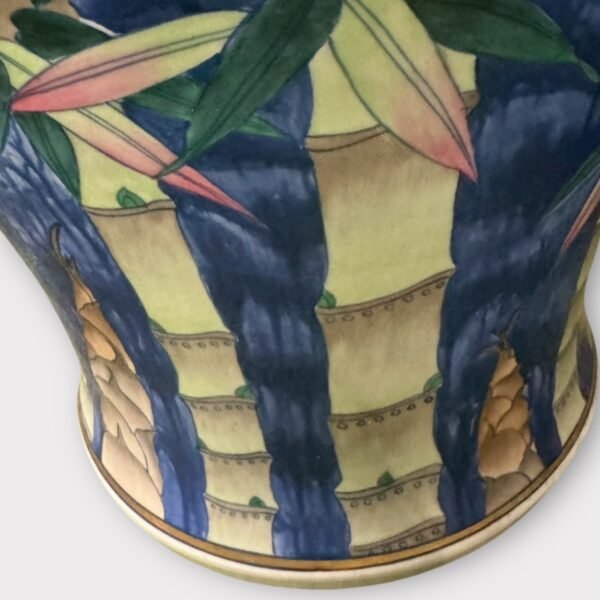 古董 古玩 古物收藏 日本蓋罐 彩繪陶瓷大罐 松竹鶴紋 日本古董陶器 大型陶瓷擺飾 獅紐蓋罐 昭和時期陶器 吉祥圖騰陶瓷 日式開運擺設 古董收藏瓷器