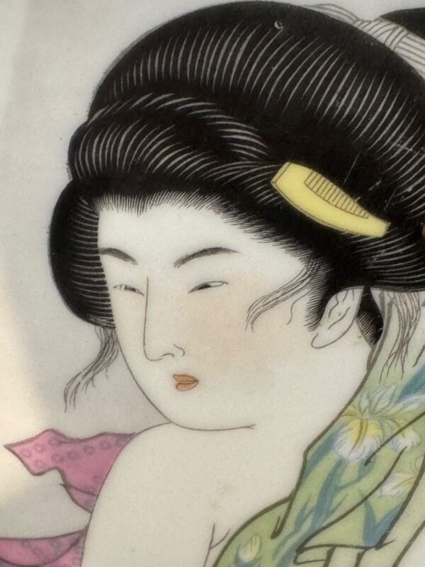 古董 古玩 古物收藏 拍賣 浮世繪瓷盤 日本美人畫 日本裝飾瓷盤 日本掛盤收藏 哥磨美人畫 浮世繪藝術瓷 日本觀賞瓷 日本傳統繪畫 日本古物擺飾 東方藝術掛盤