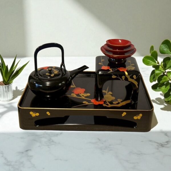 古董 古玩 古物收藏 拍賣 日本婚禮屠蘇器 傳統結婚酒器 三三九度酒具 漆器托盤 朱漆盃台 梅花蒔繪酒器 日式婚禮用品 和風婚禮擺設 新年儀式酒具 日本古董漆器