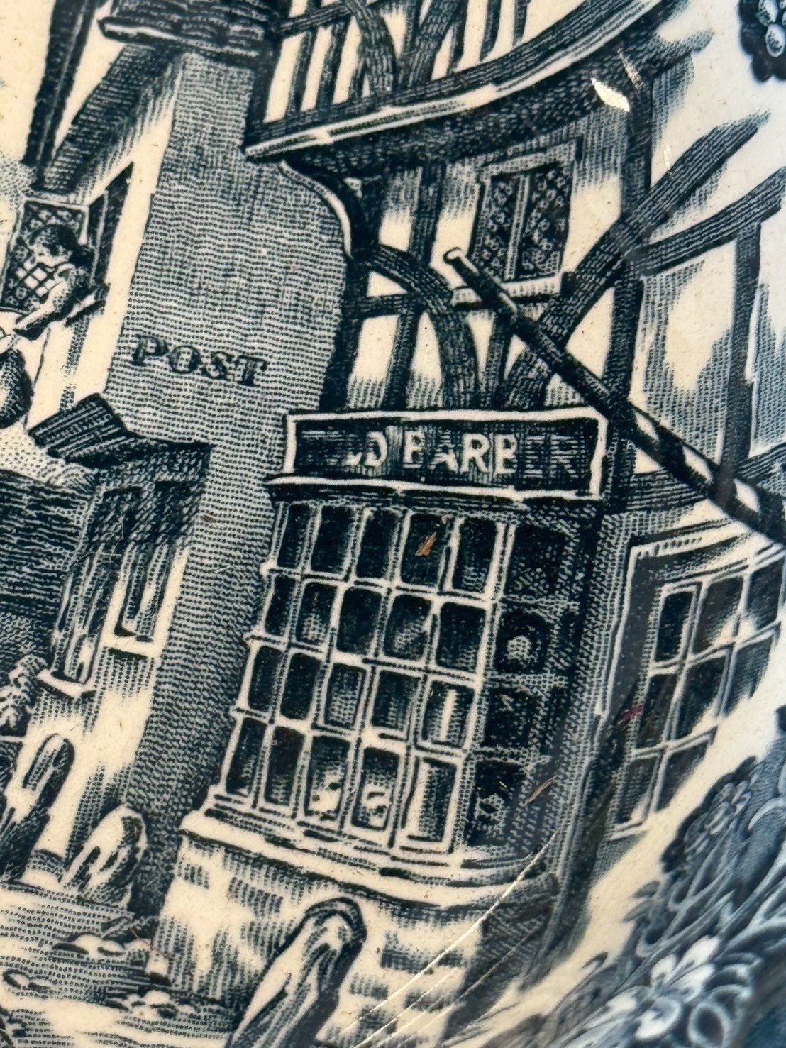 古董 古玩 古物收藏 拍賣 Royal Tudor Ware Coaching Tavern 1828 英國藍轉印陶碗 Staffordshire陶瓷 英國老餐具 驛馬車主題餐具 藍白花邊陶碗 英式復古餐具 23公分裝飾碗 藍轉印收藏品