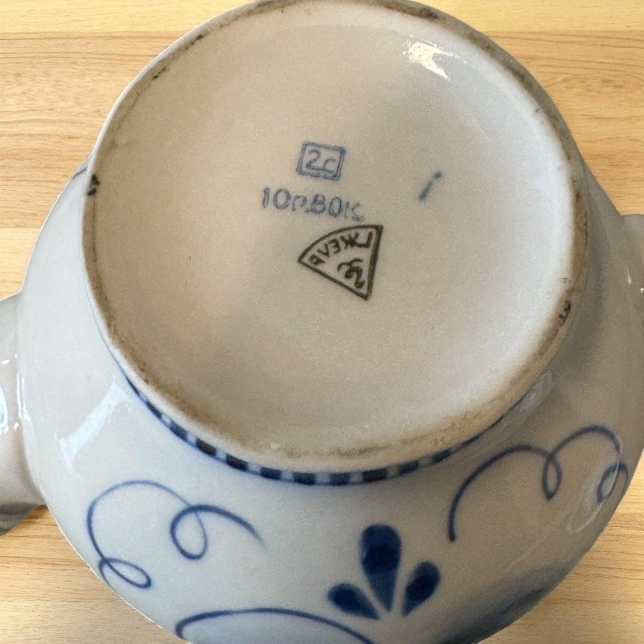 古董 古玩 古董收藏 俄羅斯手繪壺 Gzhel藍白陶瓷 藍白花紋茶壺 東歐古董茶具 手繪陶瓷收藏 藍白裝飾花壺 復古陶瓷擺件 藍白插花器 東歐茶席器皿 古典禮品推薦