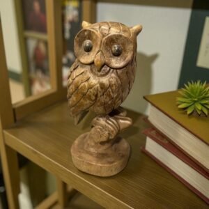 古董 古玩 收藏 日本木雕貓頭鷹 手作木雕擺飾 昭和木雕藝術 和風家居裝飾 日式侘寂風 貓頭鷹雕像 木雕動物擺件 日本吉祥物雕刻 玄關招福擺設 大行日本藝術倉儲