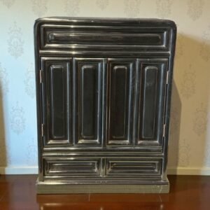 古董 古玩 收藏 日本木胎漆佛龕 黑漆佛龕 桌上型佛櫥 日本漆器櫃 和風供奉櫥 禪風端景櫃 佛堂小型供桌 昭和漆藝家具 大行日本藝術倉儲 日本木工漆藝