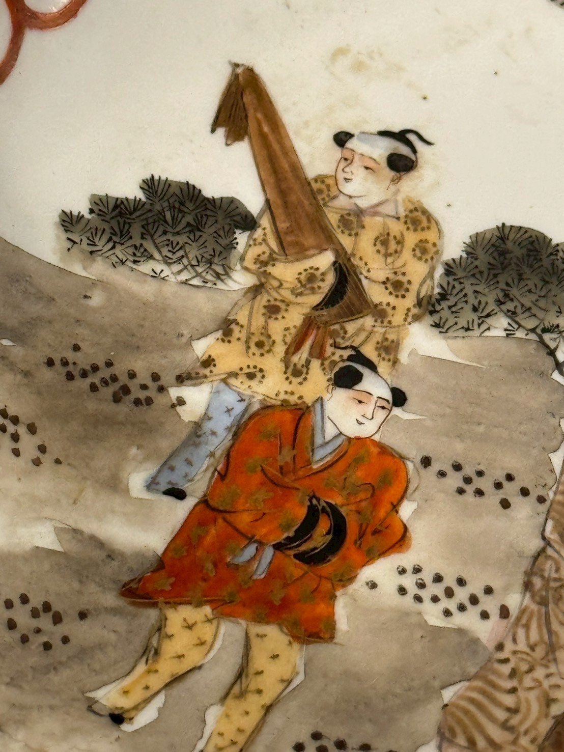 古董 古玩 收藏 大行日本藝術倉儲 九谷燒金襴手大碗 明治大正九谷人物碗 日本老件九谷燒 大尺寸九谷燒飾盤 九谷造人物風俗畫 和風陳列大碗 日本古陶收藏推薦 和室主視覺擺飾 九谷燒金彩人物圖