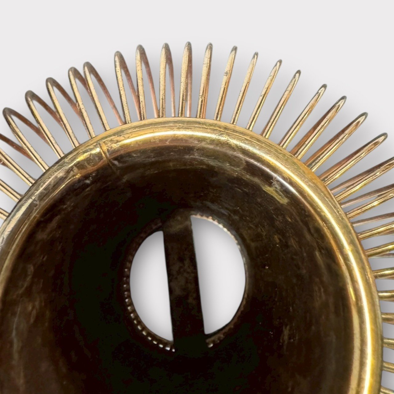 古董 古玩 收藏 大行日本藝術倉儲 日系竹籠花器 鍍金金屬花瓶 日本風格桌面擺飾 光影線條花器 乾燥花花器推薦 日式家居陳列 金屬編織造型花器 北歐混和風花瓶 老件花器擺飾 室內設計搭配花器