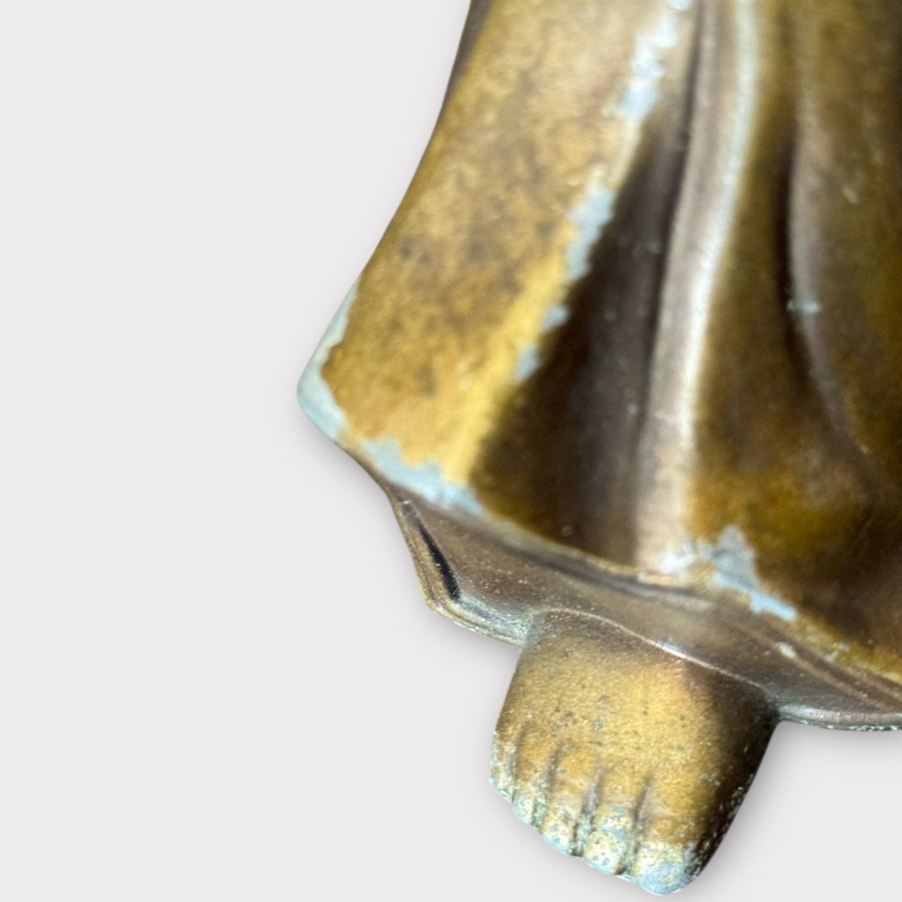 古董 古玩 收藏 大行日本藝術倉儲 日本昭和銅雕 紅髮童子像 青銅合金雕像 手繪彩漆和服 日式人物雕塑 昭和時代藝術品 老件銅像收藏 和風擺設擺件 玄關端景擺飾 日本古物雕像