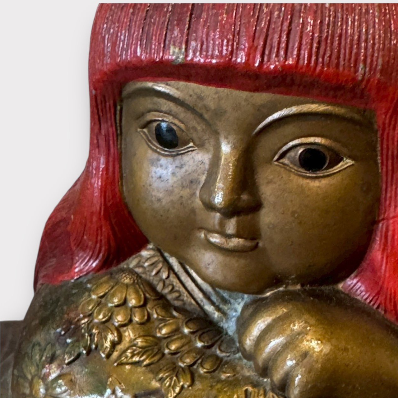 古董 古玩 收藏 大行日本藝術倉儲 日本昭和銅雕 紅髮童子像 青銅合金雕像 手繪彩漆和服 日式人物雕塑 昭和時代藝術品 老件銅像收藏 和風擺設擺件 玄關端景擺飾 日本古物雕像