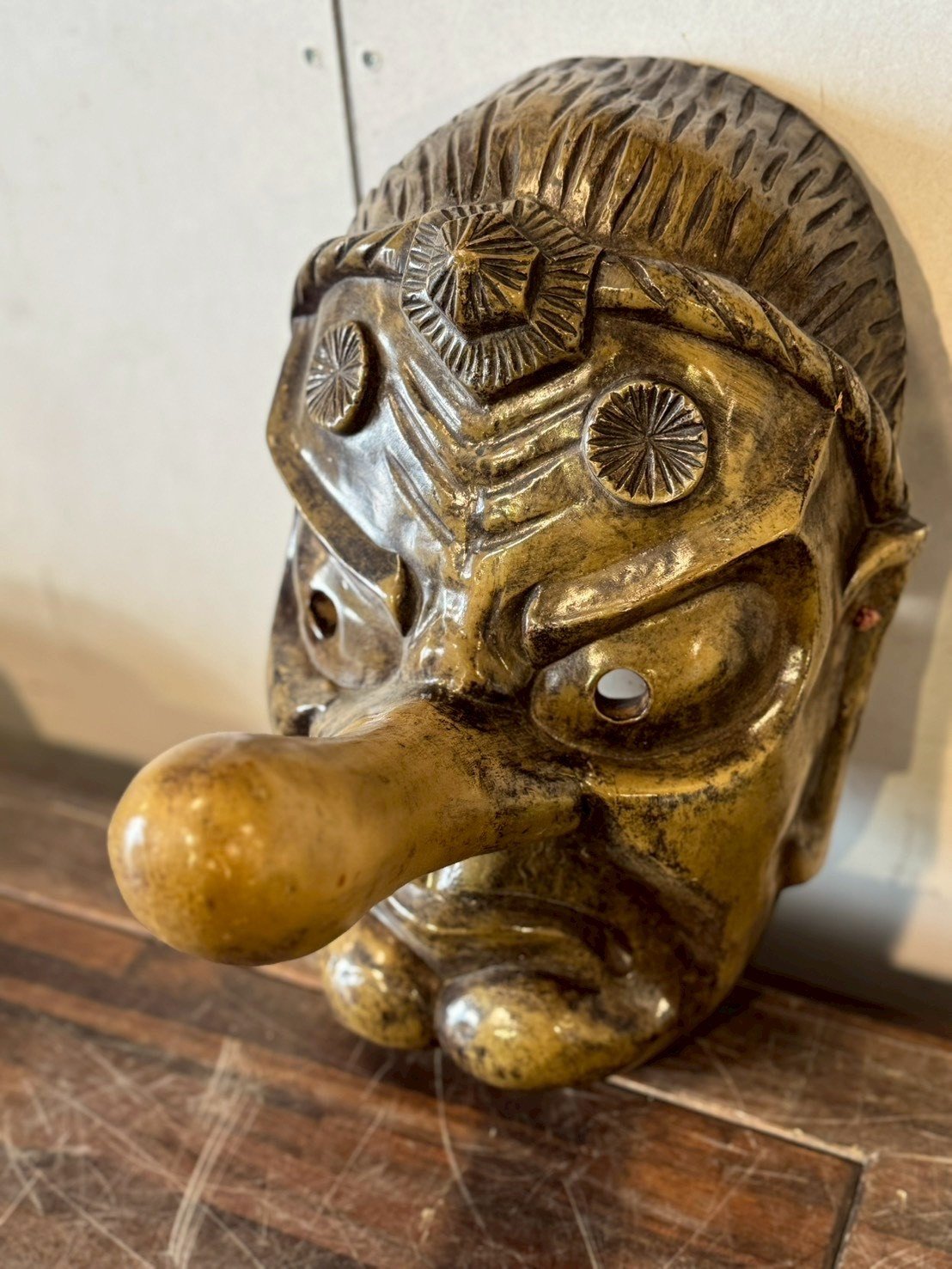 古董 古玩 收藏 大行日本藝術倉儲 日本木雕天狗面具 日本天狗面 日式天狗面具擺飾 日本古物天狗面具 木雕天狗面 和風牆面裝飾 居酒屋裝飾擺飾 日式店面佈置 民藝木雕擺飾 攝影和風道具