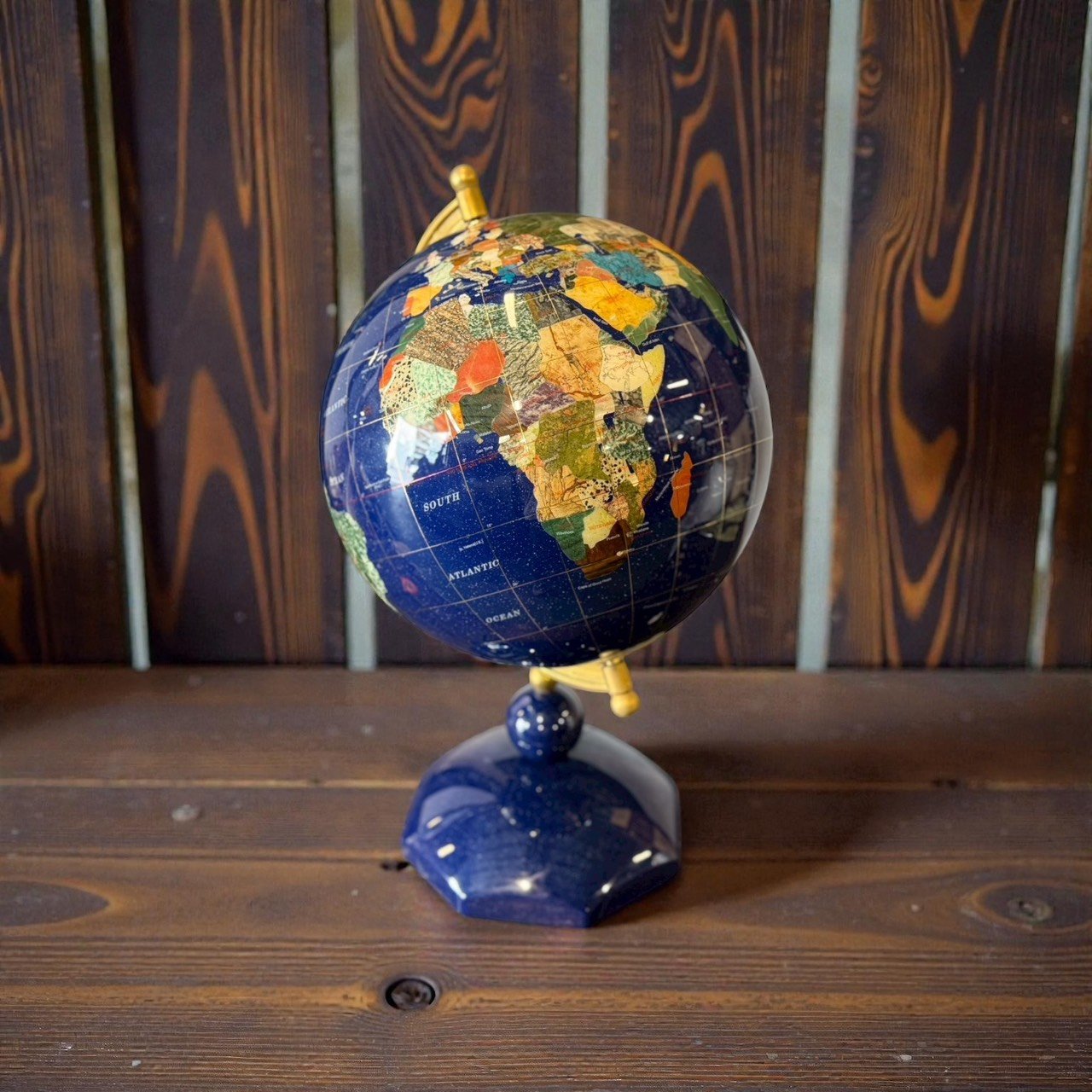 古董 古玩 收藏 大行日本藝術倉儲 歐風地球儀擺飾 寶石拼貼地球儀 礦石拼貼地球儀 精品地球儀擺件 書房地球儀裝飾 復古地球儀擺飾 歐式書房擺件 店面展示地球儀 商業空間裝飾擺件 高級地球儀收藏