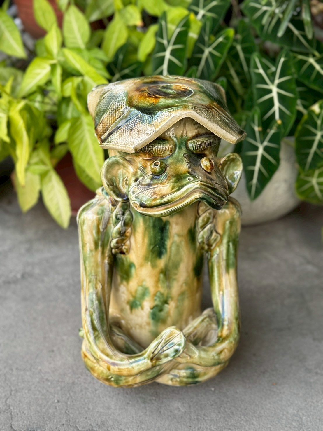 古董 古玩 收藏 大行日本藝術倉儲 日本昭和期河童擺件 河童陶製擺飾 日本妖怪陶偶 昭和復古陶器擺件 日本民藝陶製擺飾 河童立體雕塑 和風角色擺件 居酒屋裝飾擺件 日式店面佈置公仔 昭和風收藏擺件