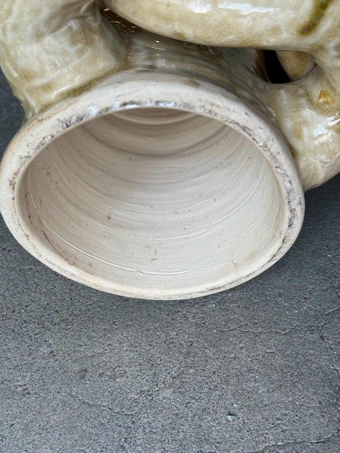 古董 古玩 收藏 大行日本藝術倉儲 日本昭和期河童擺件 河童陶製擺飾 日本妖怪陶偶 昭和復古陶器擺件 日本民藝陶製擺飾 河童立體雕塑 和風角色擺件 居酒屋裝飾擺件 日式店面佈置公仔 昭和風收藏擺件