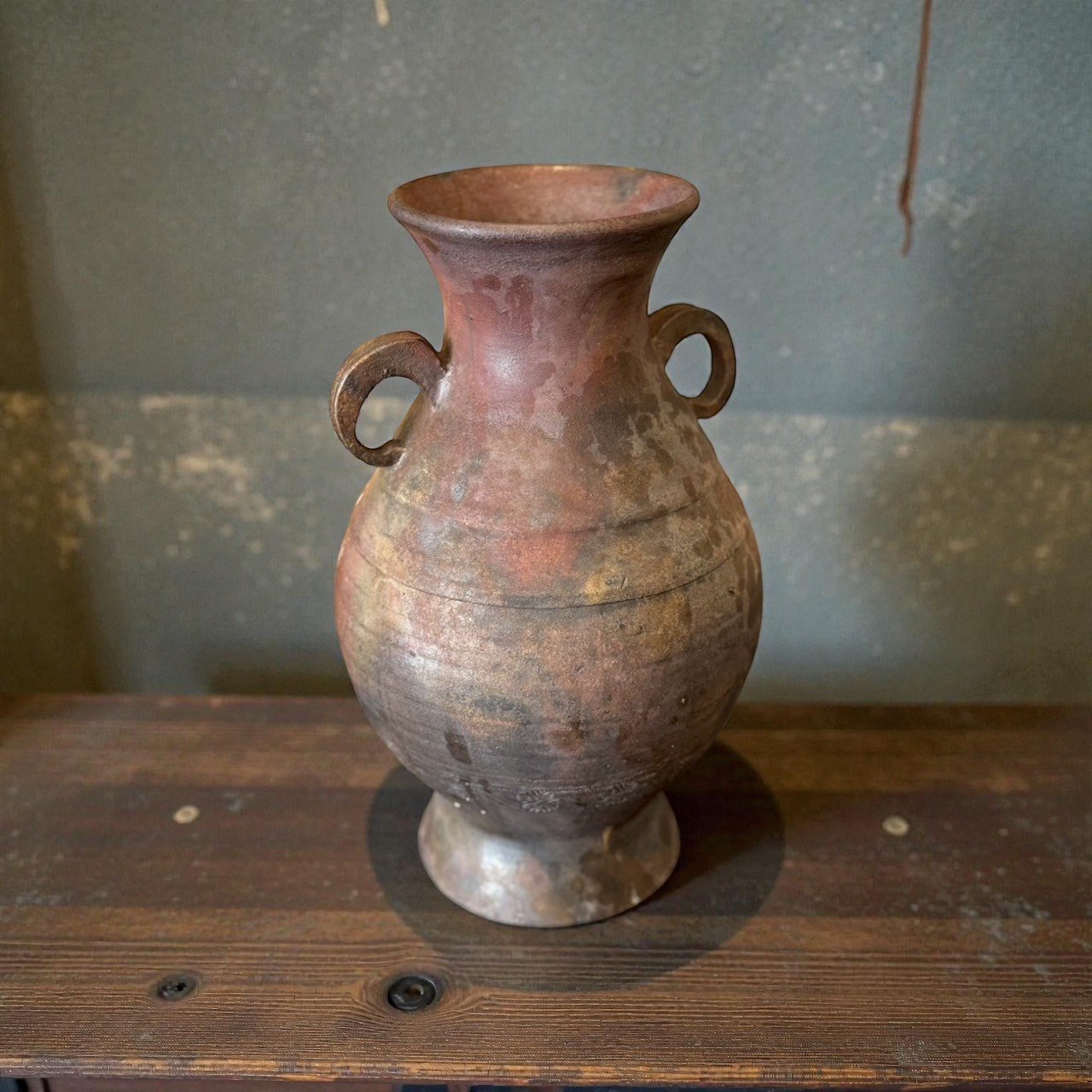 古董 古玩 收藏 大行日本藝術倉儲 日本備前燒花器 備前燒雙耳花瓶 日本古陶花器 備前燒侘寂花瓶 日本花道花器 備前燒端景花瓶 附供箱花器 日本茶道花器 日式玄關端景花瓶 古物花器收藏