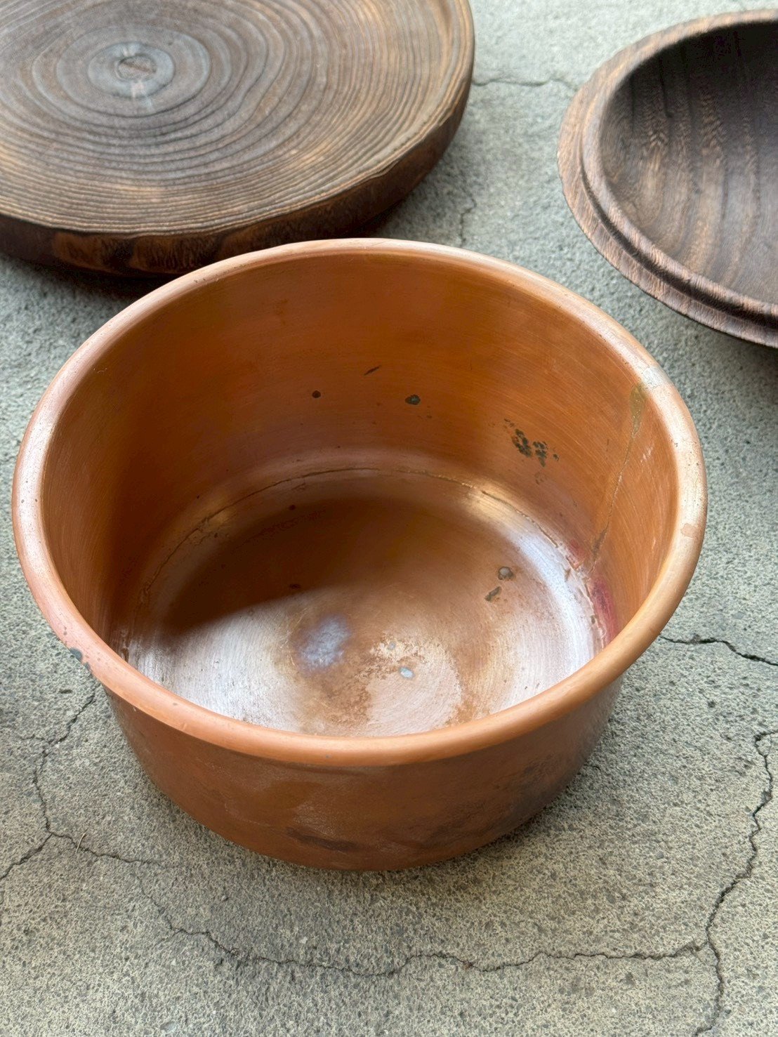 古董 古玩 收藏 大行日本藝術倉儲 日本昭和期火鉢 梧桐木火鉢 日式木製火鉢 昭和老件木作 和室擺設器物 日本古物火鉢 侘寂風居家佈置 日式茶席道具 含銅膽火鉢 日式復古家居收藏