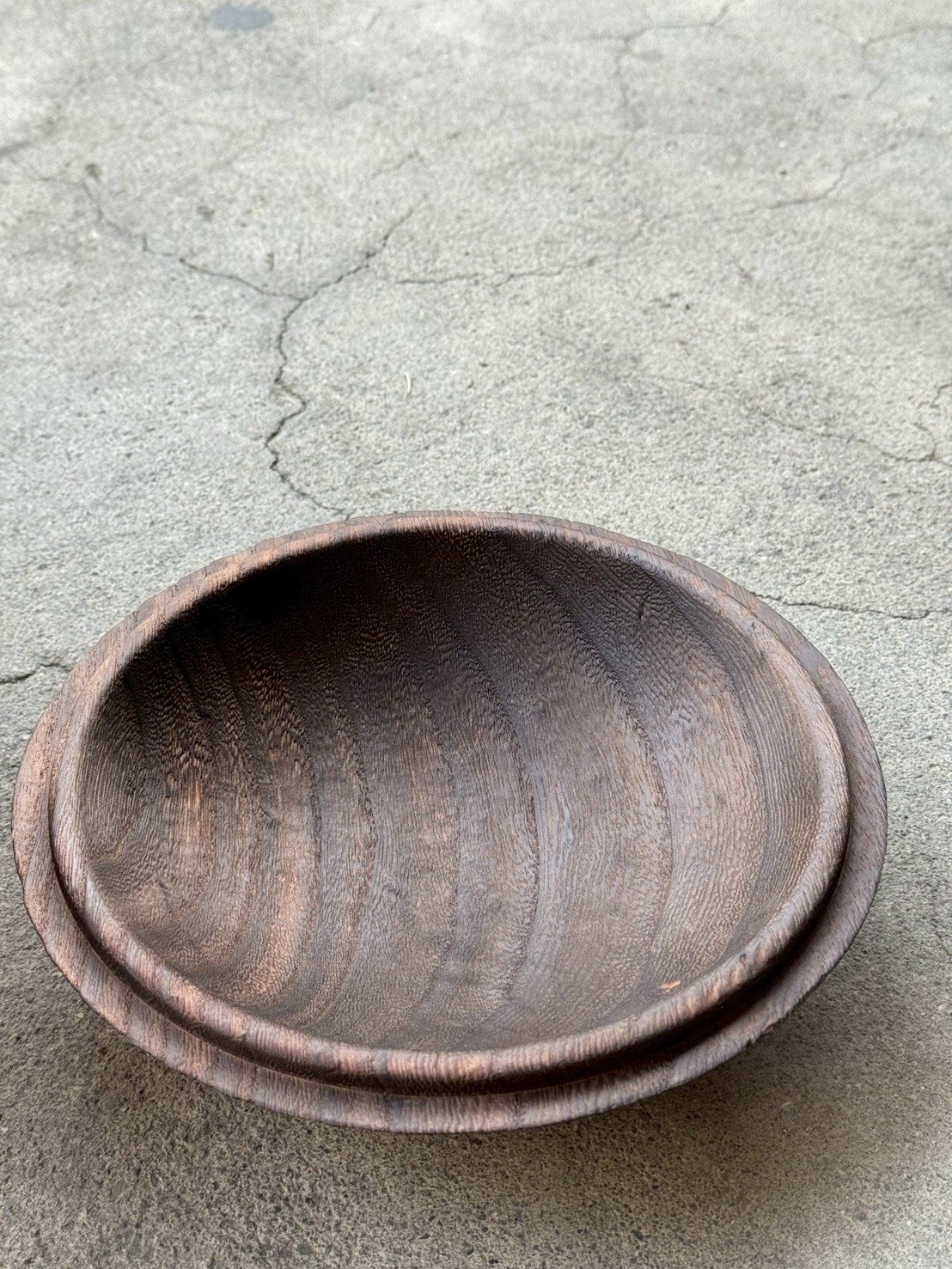 古董 古玩 收藏 大行日本藝術倉儲 日本昭和期火鉢 梧桐木火鉢 日式木製火鉢 昭和老件木作 和室擺設器物 日本古物火鉢 侘寂風居家佈置 日式茶席道具 含銅膽火鉢 日式復古家居收藏