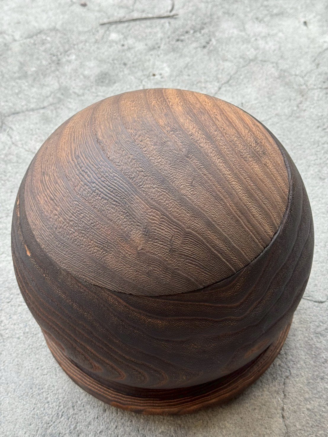 古董 古玩 收藏 大行日本藝術倉儲 日本昭和期火鉢 梧桐木火鉢 日式木製火鉢 昭和老件木作 和室擺設器物 日本古物火鉢 侘寂風居家佈置 日式茶席道具 含銅膽火鉢 日式復古家居收藏