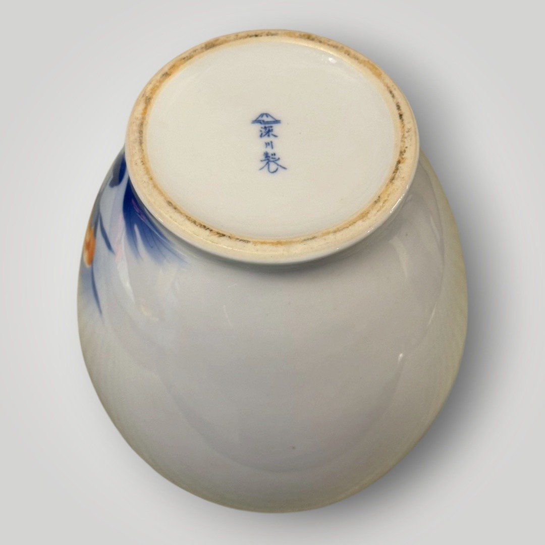 大行日本藝術倉儲 古董 收藏 日本古物 深川製磁花瓶 日本皇家御用瓷器 富士山底款鑑定 有田燒名家收藏 牡丹金彩瓷器 昭和時期日本工藝 日本古董瓷器買賣 高端玄關藝術擺飾 職人手作白瓷 國際商務開業禮品