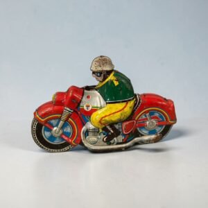 大行日本藝術倉儲 古董 收藏 日本古物 日本鐵皮玩具收藏 戰後初期摩托車騎士 錫版印刷金屬玩具 昭和復古重機模型 鐵皮賽車古董 Made in Occupied Japan 早期日製馬口鐵玩具 工業風復古擺飾 鐵皮玩具鑑定 高階收藏級古玩
