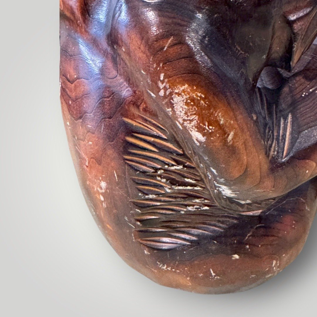 大行日本藝術倉儲 收藏 古董 日本古物 日本北海道木雕熊 昭和民藝木雕收藏 職人手作木雕熊 北海道古物置物 日式原木風格裝飾 侘寂風木質擺飾 復古北海道名產 坐姿木雕熊寓意 森林系居家軟裝 戶外風格露營擺件