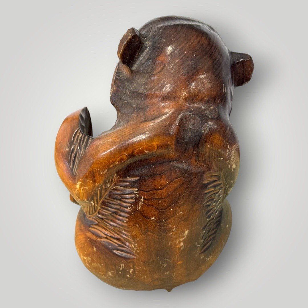 大行日本藝術倉儲 收藏 古董 日本古物 日本北海道木雕熊 昭和民藝木雕收藏 職人手作木雕熊 北海道古物置物 日式原木風格裝飾 侘寂風木質擺飾 復古北海道名產 坐姿木雕熊寓意 森林系居家軟裝 戶外風格露營擺件