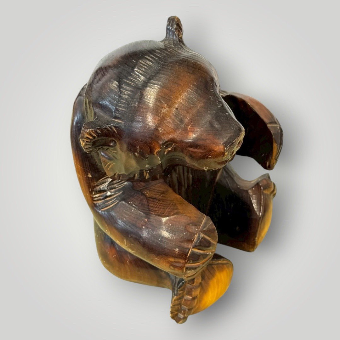 大行日本藝術倉儲 收藏 古董 日本古物 日本北海道木雕熊 昭和民藝木雕收藏 職人手作木雕熊 北海道古物置物 日式原木風格裝飾 侘寂風木質擺飾 復古北海道名產 坐姿木雕熊寓意 森林系居家軟裝 戶外風格露營擺件