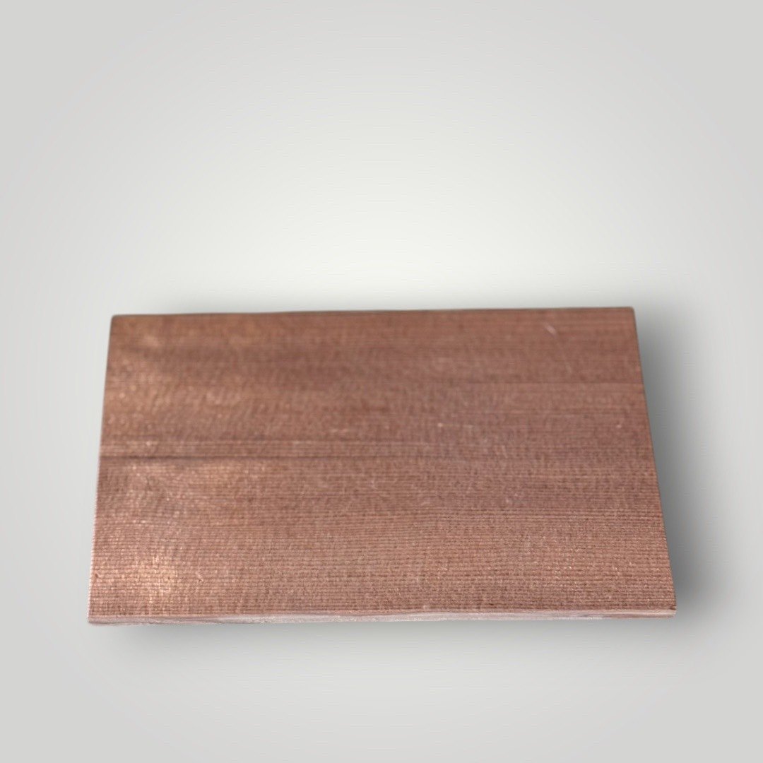 大行日本藝術倉儲 古董 收藏 拍賣 日本青瓷置物 山豬造型裝飾 開運干支擺飾 職人青瓷工藝 現代和風軟裝 陶瓷山豬收藏 居家風水藝品 辦公室療癒擺件 侘寂風格選物 勇氣象徵開運物