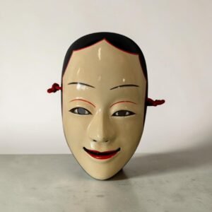 日本能面 日本木雕面具 女性能面 小面能面 日本能樂面具 日本傳統面具 漆製木雕面具 日本老件面具 和風壁掛裝飾 日本能樂藝術 古董 古物 收藏 大行日本藝術倉儲